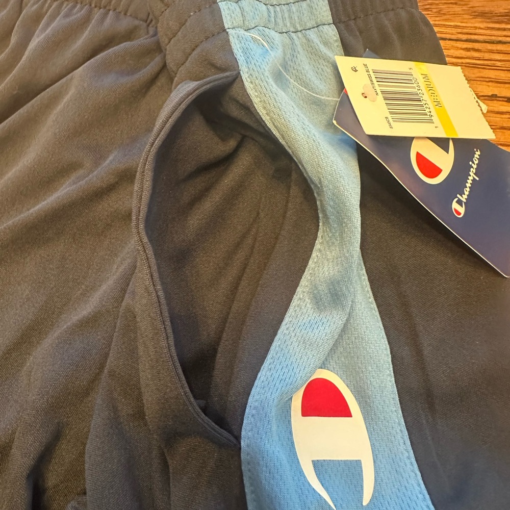 Champion basketball shorts size medium - Picture 5 of 6